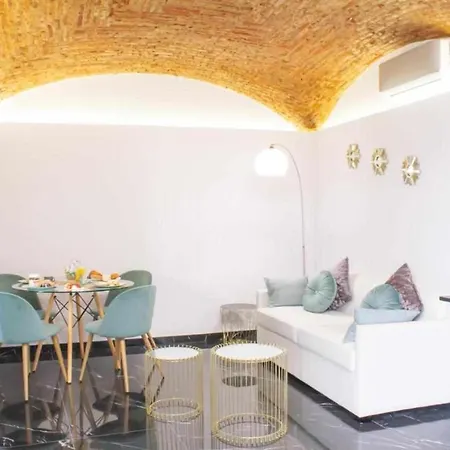 Alma Apartment *